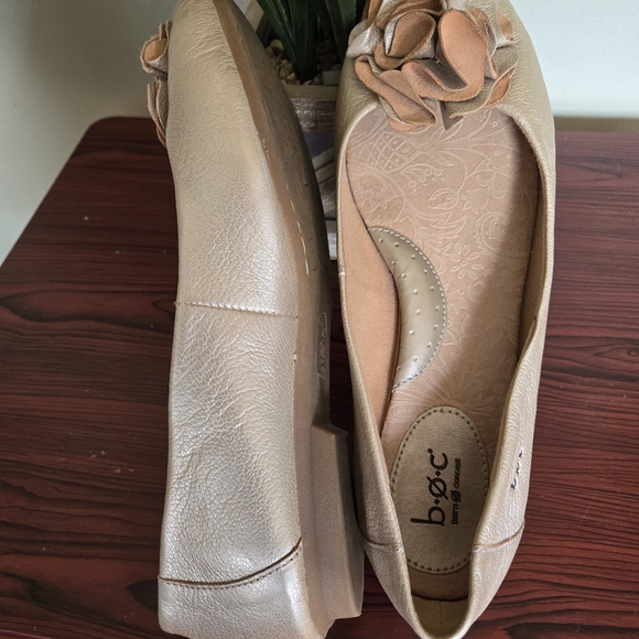 Born Concept Loafers ✨️ sz 9 Metallic Tan - Picture 2 of 9